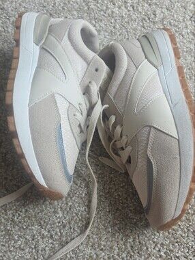 Rachel Zoe Womens  Beige and Gray Lace-Up Sneakers